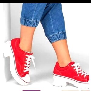 Skechers Retro Red Heartbeat suede Street Cleats Softy Heeled Sneakers size 6.5